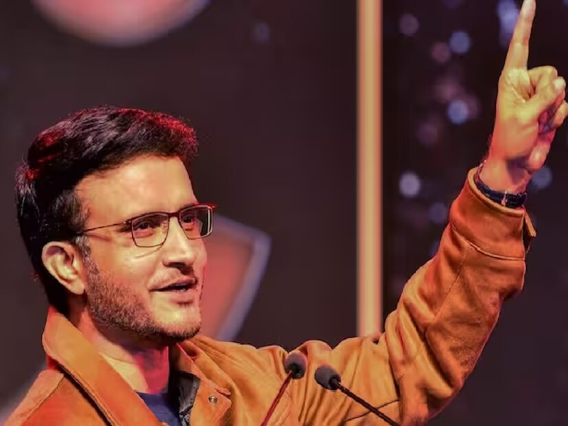 সৌরভ গঙ্গোপাধ্যায় মাঝেমধ্যে নিজেই বলেন, তিনি যে কী করে এত ভাল সঞ্চালনা করেন, তার উত্তর মহারাজ নিজেও জানেন না। তবে তাঁর শো দাদাগিরি যে সুপারহিট, তা আর বলার দরকার পড়ে না।