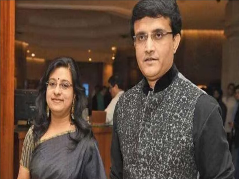 এর পরই সৌরভ সেই খুদেকে বলেন, তা হলে তুই তোর মায়ের শ্বশুরবাড়িতে থাকিস! তখন জবাবে অর্চিষ্মান বলে, হ্যাঁ ঠিক।