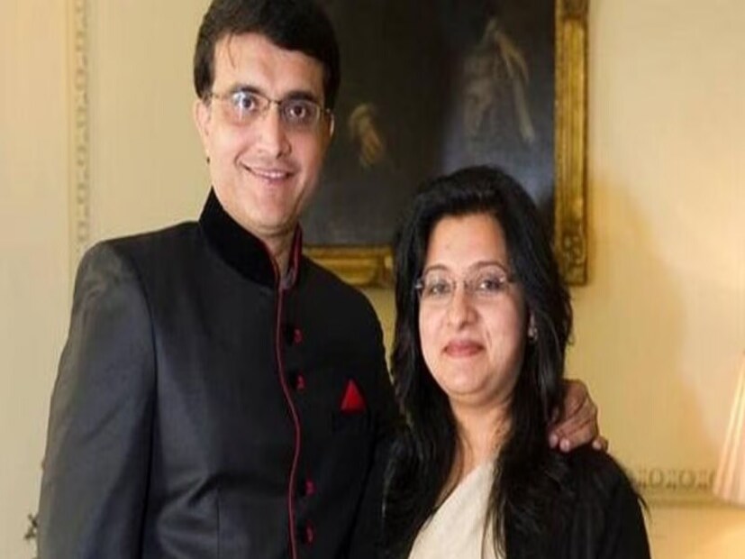 কখনও তিনি ডোনার সঙ্গে তাঁর দাম্পত্যজীবনের টুকিটাকি নিয়ে কথা বলেন দাদাগিরির মঞ্চে। কখনও আবার সৌরভ কথা বলেন মেয়ে ডোনাকে নিয়ে।