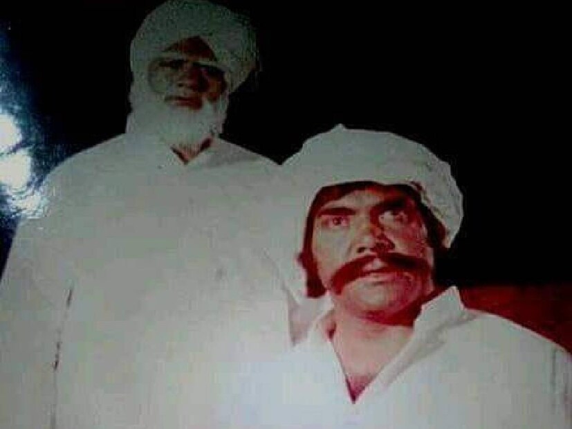 কেউ কেউ আবার বলেন, সুলতান রাহির জন্ম মুজাফফরনগরে, রাওয়ালপিন্ডিতে নয়। তিনি ছিলেন ব্রিটিশ ভারতীয় সেনাবাহিনীর অবসরপ্রাপ্ত কর্মকর্তা সুবেদার মেজর আব্দুল মজিদের পুত্র। 