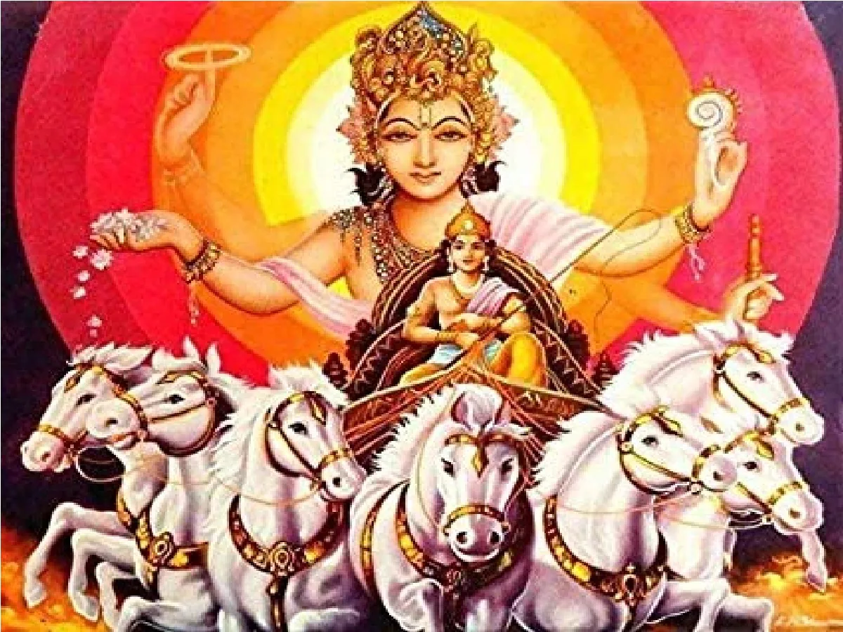 গ্রহের রাজা সূর্য  মার্চ মাসেই মীন রাশিতে প্রবেশ করছে৷ এর ফলে দুই গ্রহের যুতি থেকে গ্রহণ যোগ তৈরি হচ্ছে৷ এরই সঙ্গে হোলির দিন বা দোলের দিন এই বছরের প্রথম চন্দ্রগ্রহণের পরিস্থিতি তৈরি হয়েছে৷ যদিও ভারতে এই চন্দ্রগ্রহণ দেখা যাবে না৷