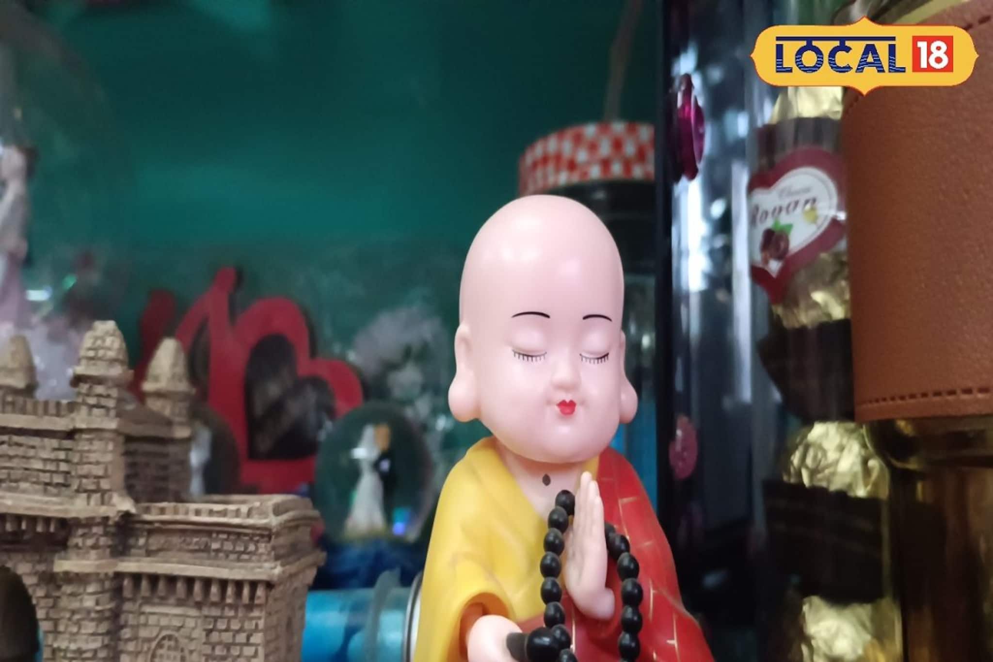 এই দোকানে গেলেই পাবেন ৯৯ টাকার হরেক মাল