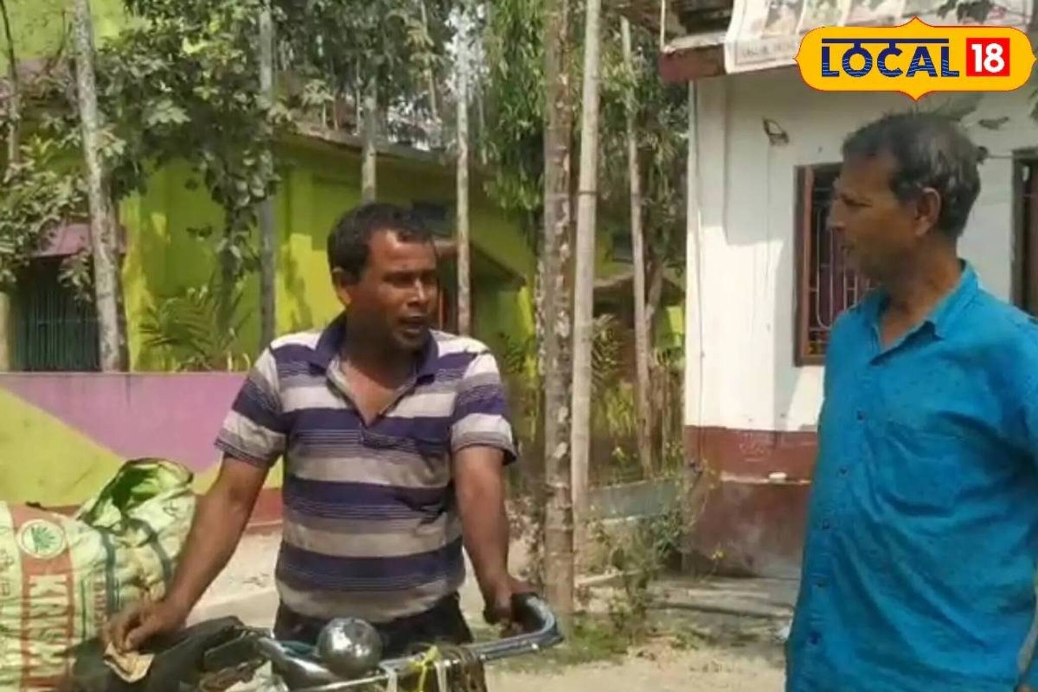 ভাইরাল সবজি বিক্রেতা! ছড়া কেটে বেচাকেনা চলে, সুমত্রর ভ্যানের আওয়াজে জমে যায় ভিড়