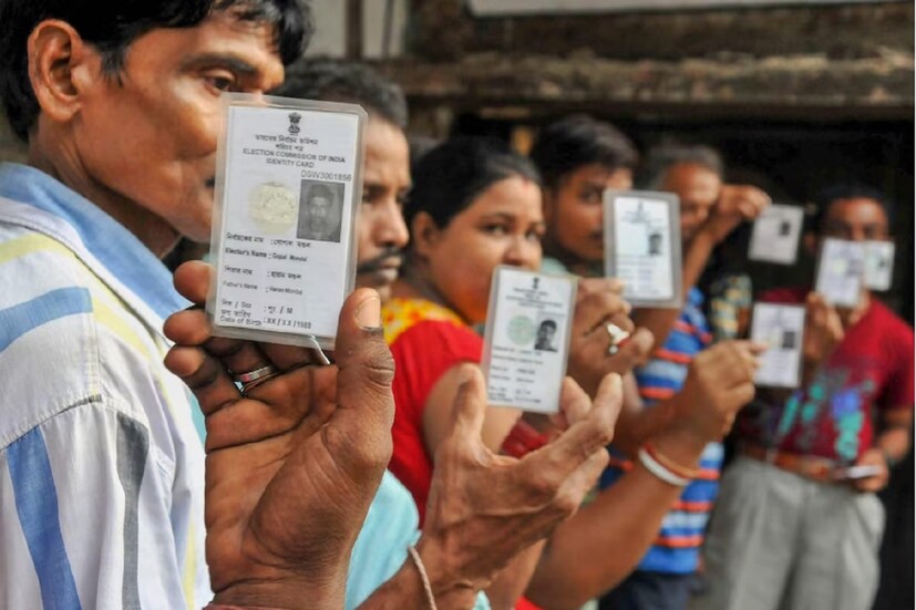 নাগরিকদের মনে রাখা উচিত যে, একাধিক ভোটার আইডি কার্ড রাখা বেআইনি। একাধিক স্থান থেকে ভোটের জন্য তালিকাভুক্ত করা অপরাধ হিসাবে বিবেচিত এবং আইনত শাস্তিযোগ্য।