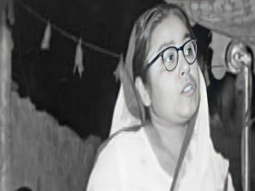 স্বাধীনতার পর তিনি প্রত্যক্ষ রাজনীতির সাথে যুক্ত হন। ১৯৫২ সালে তিনি নতুন দিল্লি লোকসভা কেন্দ্র থেকে কংগ্রেস প্রার্থী মনমোহন সেহগলকে পরাস্ত করে কিষাণ মজদুর প্রজা পার্টি'র প্রার্থী হিসাবে নির্বাচিত হন। 

