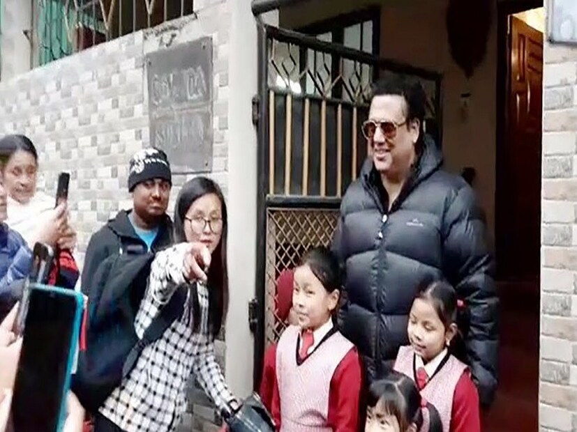 মায়ানগরীর ইঁদুর দৌড় থেকে মুক্তি পেতে প্রতি বছর অন্তত কয়েকটা দিন বাংলার শৈলশহর দার্জিলিংয়ে কাটিয়ে যান অভিনেতা। 