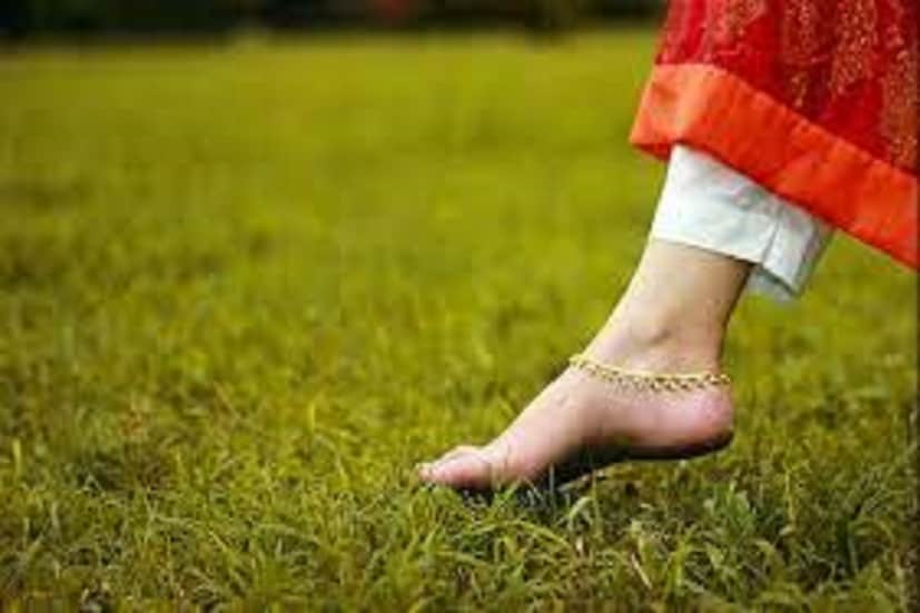 পা দুর্বল হয়ে যাওয়া ৷ পায়ের চামড়ার রং বদল হয়ে যাওয়া ৷ এই রকমের নানান সমস্যা বা উপসর্গ বলে দেবে কোলেস্টেরল শরীরে বাসা বাঁধছে ৷ প্রতীকী ছবি ৷