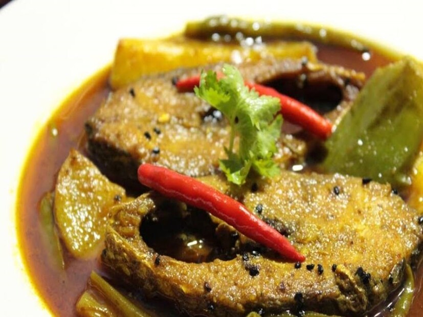 চাঁদপুর সদর উপজেলার হরিণা ফেরিঘাট-সংলগ্ন মাছের আড়তে ৯০০ গ্রাম ওজনের ১ মন ইলিশ ১ লাখ টাকা দরে বিক্রি হচ্ছে। বাজারদরের এমন পরিস্থিতি কেন?