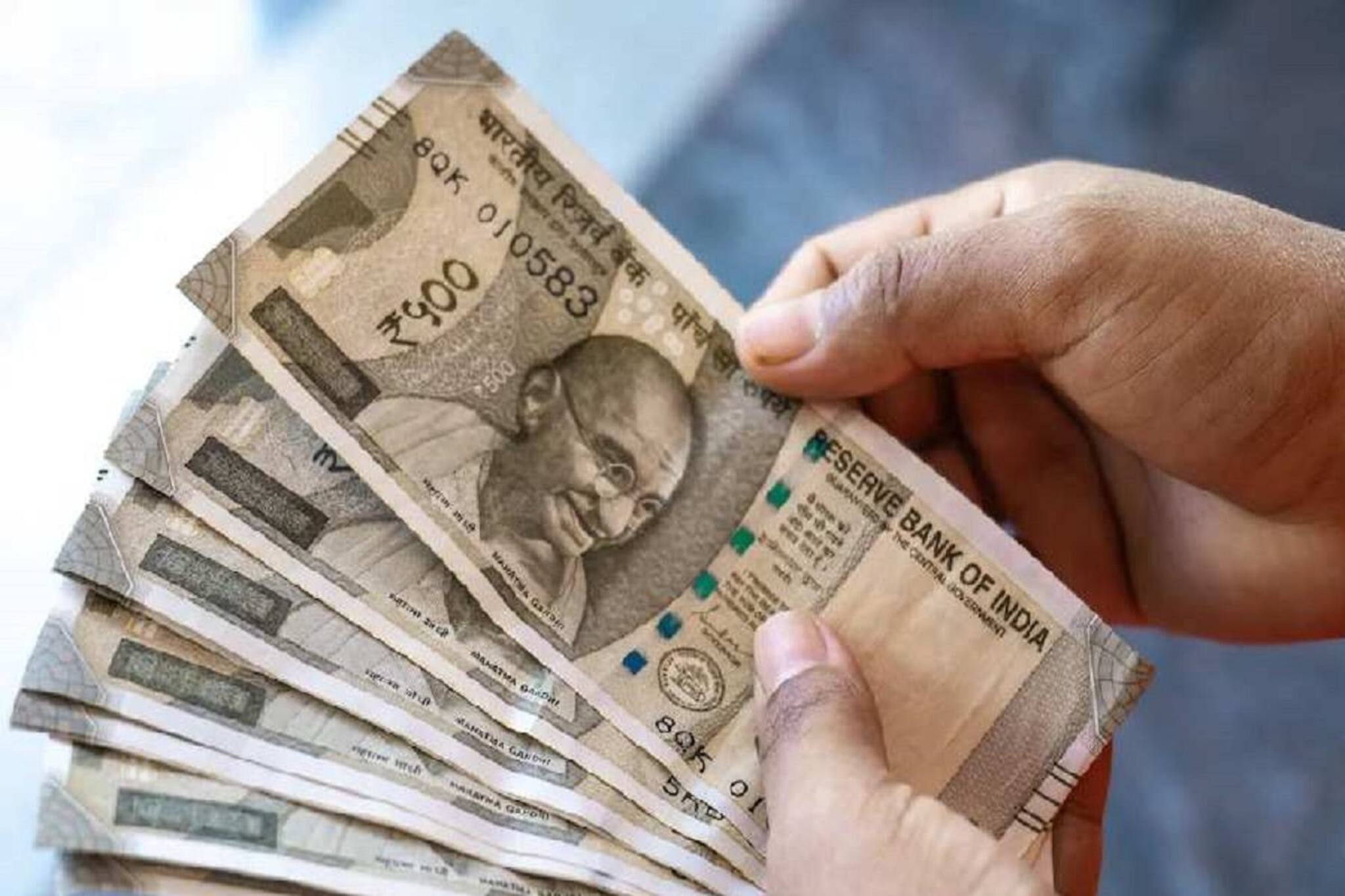 ১৮ এপ্রিল আজই অর্থভাগ্যে বড়সড় বদল! কোন কোন রাশির হাতে টাকা, কাদের খরচ হুহু করে