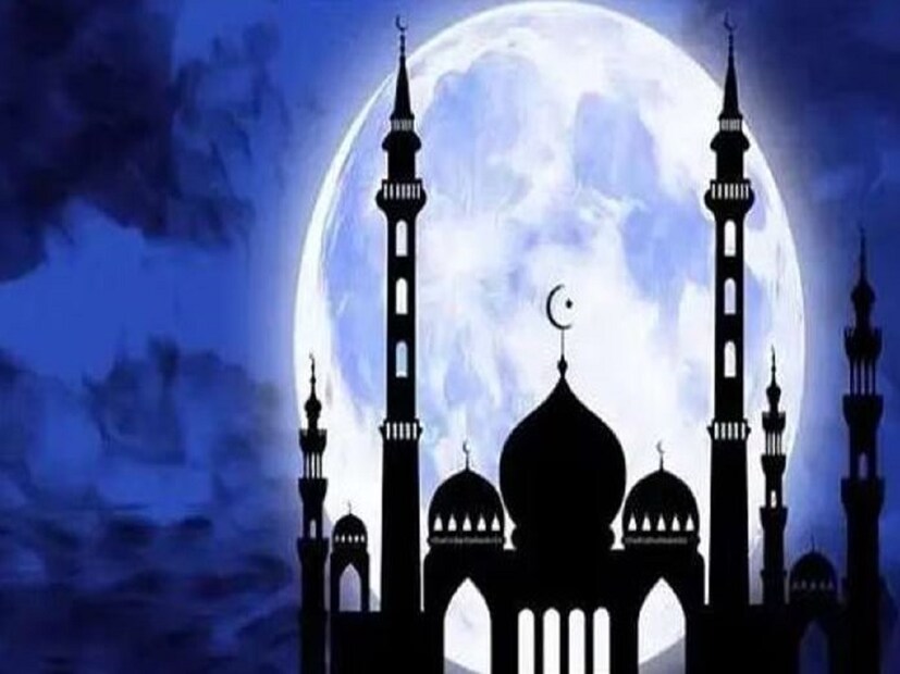 ৮ এপ্রিল ইদের চাঁদের দেখা মেলেনি, ফলে ১০ তারিখই ইদ-উল-ফিতর-পালিত হবে মধ্যপ্রাচ্যের এই দেশগুলিতে৷ এমনই ঘোষণা করা হয়েছে৷ অন্যদিকে মোরক্কোর ইসলামিক অ্যাফেয়ার্স মন্ত্রকের পক্ষ থেকে জানানো হয়েছে যে মঙ্গলবার অর্থাৎ আজ ফের একবার দেখা চাঁদের দিকে নজর থাকবে৷ স্থানীয় সময় সোমবার সন্ধ্যায় অর্ধচন্দ্রাকার চাঁদ দেখা না যাওয়ায় সৌদি আরব আগামী বুধবারকে (১০ এপ্রিল) ইদ-উল-ফিতরের প্রথম দিন হিসেবে ঘোষণা করেছে। তাই এই বছর পবিত্র রমজান মাস ৩০ দিনে শেষ হবে বলেও জানানো হয়েছে।