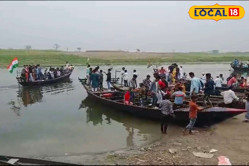 বিভিন্ন জায়গা আগত দর্শনাথী থেকে এলাকার বাসিন্দারা সবাই এই নদীর ধারে এসে এই দিনটিকে উপভোগ করার জন্য ছুটে আসে জলঙ্গির এই সীমান্তে। 