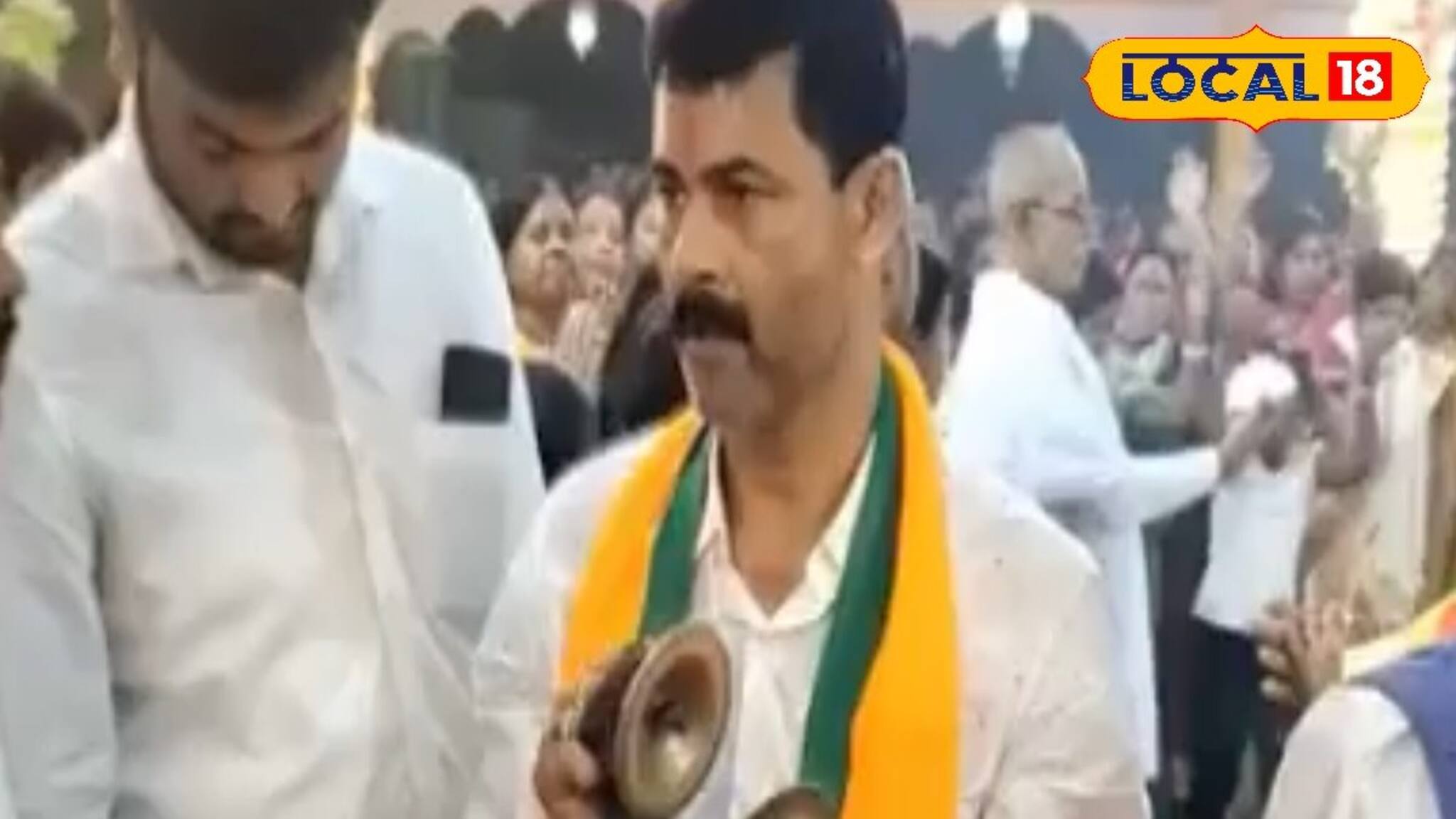 খোল বাজিয়ে কীর্তন, রোড শোয়ে জমজমাট প্রচার শাসক-বিরোধী সবার