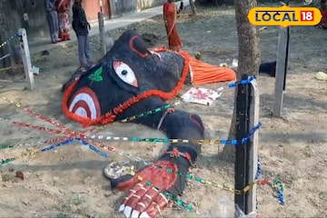 নদিয়ার ফুলিয়ায় প্রতিবছর হয় 'ভূত পুজো'! কারণ জানলে অবাক হয়ে যাবেন নদিয়ার ফুলিয়ায় প্রতিবছর হয় 'ভূত পুজো'! কারণ জানলে অবাক হয়ে যাবেন