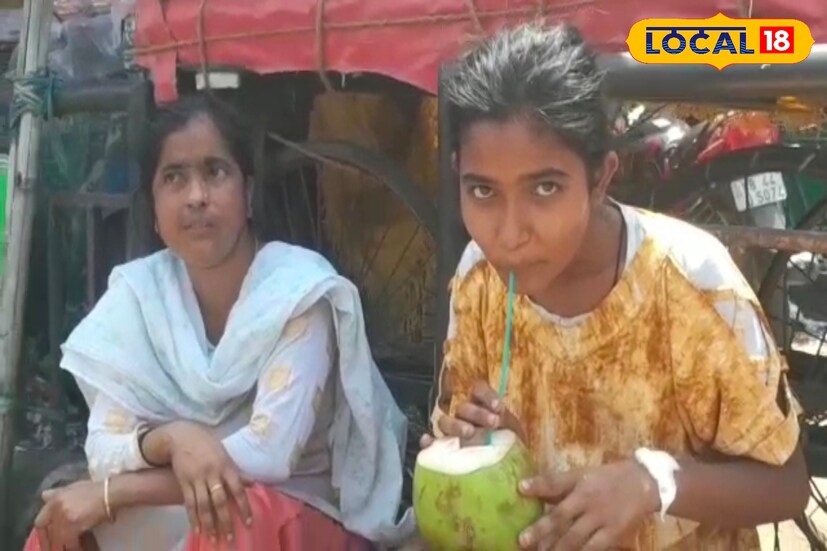 আবহাওয়াবিদদের আশঙ্কা, বুধবার ৪০ ডিগ্রি থেকে আরও অনেকটা দূরে যেতে পারে তাপমাত্রার পারদ। আবহাওয়ার ইনডেক্স বলছে, বেলা দুটো নাগাদ তাপমাত্রায় পারদ ছুঁতে পারে ৪৪ ডিগ্রিতে। আগামী সপ্তাহে তাপমাত্রা বাড়তে বাড়তে ৪৫-এর কোঠায় পৌঁছে যেতে পারে।