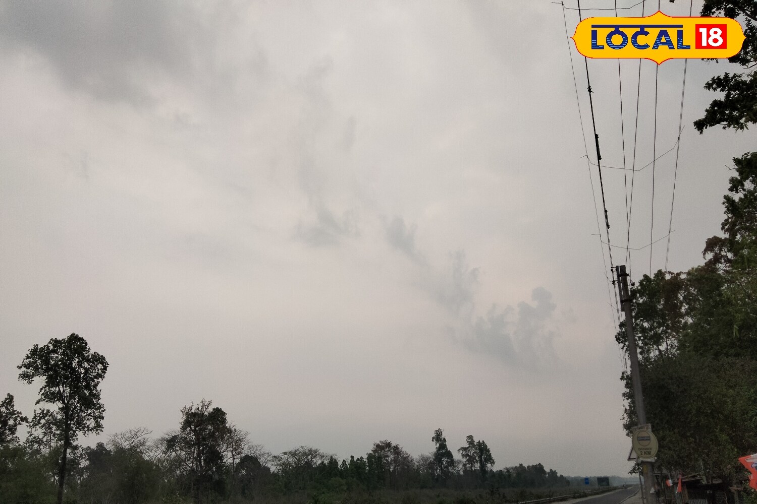 *আজ আলিপুরদুয়ার, জলপাইগুড়ি এবং কোচবিহারে প্রথম দফার ভোট। বৃষ্টির ভ্রুকুটি নিয়েই আজ ভোটদান প্রক্রিয়া চলবে।