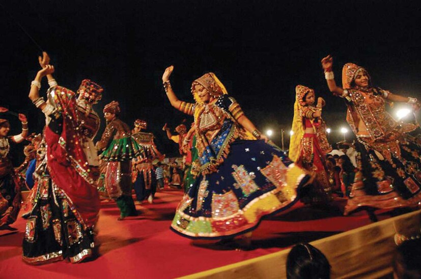 গুজরাতর শিল্প অঞ্চল, ব্যবসা এবং বিনিয়োগের প্রতি আকর্ষণ তৈরি করেছে। এর কৃষি, সর্দার সরোবর বাঁধের মতো উদ্যোগ, রাজ্যের খাদ্য নিরাপত্তা এবং গ্রামীণ অর্থনীতিও বড় অবদানকারী।