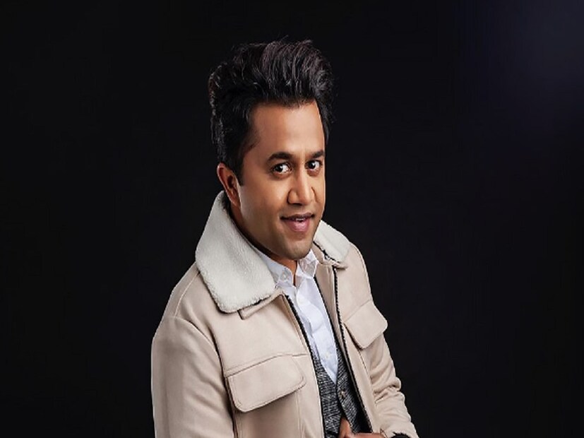 অভিনয় ছেড়ে পরিচালনার দিকে মন দেন ওমি। বর্তমানে স্ত্রী মিনাল পটেল এবং দুই সন্তান-সহ আমেরিকায় থাকেন তিনি। 