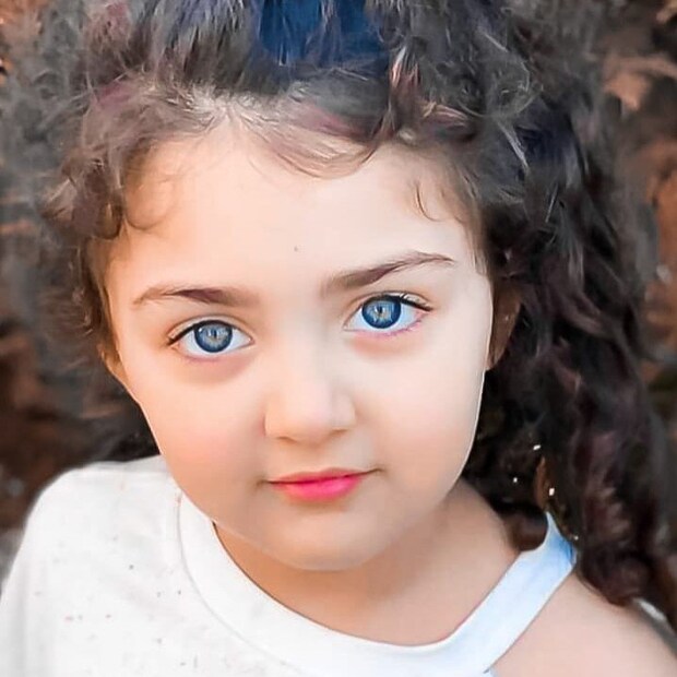 ভাইরাল হওয়া এই ভিডিওতে অনাহিতাকে তার সুন্দর হাসি ছড়িয়ে দিতে দেখা যায়। ভিডিওটির ক্যাপশনে জামিয়াং সেরিং লিখেছিলেন – এটিই আমার দেখা সবচেয়ে সুন্দর কিছু যা আজ আমি ইন্টারনেট ,মাধ্যমে প্রথম দেখলাম।&quot;