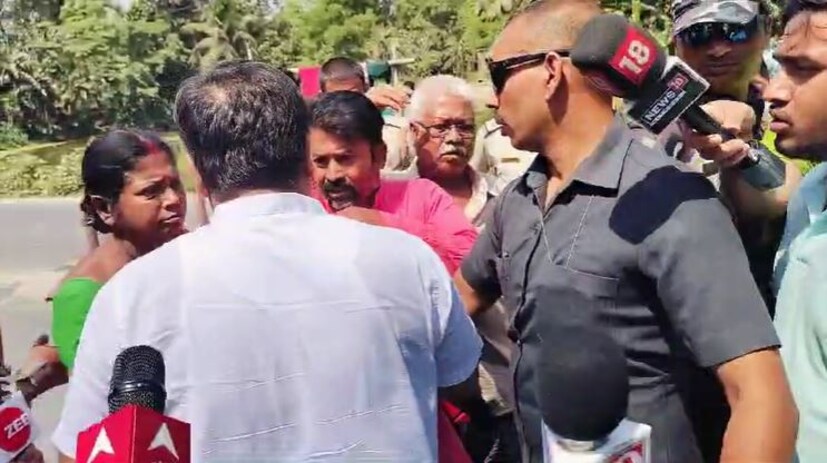 তৃণমূলের পাল্টা দাবি, এমন কোনও ঘটনাই ঘটেনি সেখানে। শান্ত জায়গাকে ইচ্ছে করে অশান্ত করার চেষ্টা করছেন সুকান্ত মজুমদার। কোনও জমায়েত ছিল না এই বুথে। 
