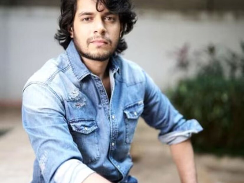 বাবার পথে চলেই খুব তাড়াতাড়ি অভিনয় জগতে পা রাখতে চলেছেন আমির খান। জুনায়েদ খান শুধু একজন অভিনেতাই নন, একজন প্রযোজকও আমির খানের ছেলে হয়েও আজকে একেবারে সাধারণ জীবনযাপন করতে পছন্দ করেন। 