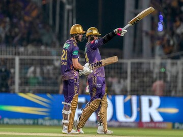KKR-র ওপেনিং জুটি যেন বোমা! বোলারদের পিটিয়ে ছাতু করে নয়া রেকর্ড নারিনের KKR-র ওপেনিং জুটি যেন বোমা! বোলারদের পিটিয়ে ছাতু করে নয়া রেকর্ড নারিনের