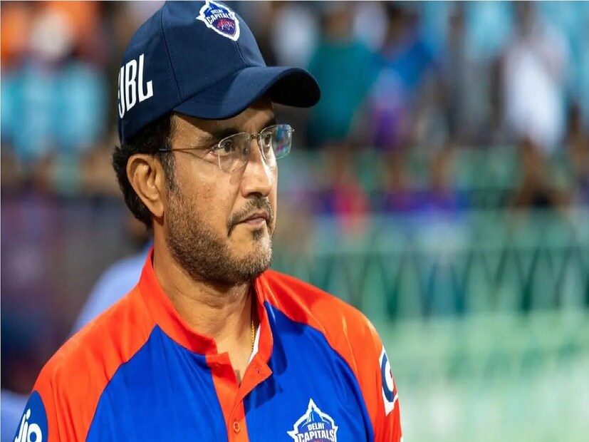 এদিকে, দিল্লি ক্যাপিটালসের সঙ্গে এই মুহূর্তে আইপিএলের কাজে যুক্ত রয়েছেন সৌরভ গঙ্গোপাধ্যায়৷ ভারতের প্রাক্তন অধিনায়ক এবং বিসিসিআইয়ের প্রাক্তন প্রেসিডেন্ট বলেছেন যে ঋষভ পন্থ, কুলদীপ যাদব এবং অক্ষর প্যাটেল তিন জনেরই টিকিট পাকা রয়েছে৷ অর্থাৎ টি টোয়েন্টি বিশ্বকাপের জন্য ওয়েস্টইন্ডিজ এবং আমেরিকার প্লেনের জন্য টিকিট পাচ্ছেন৷