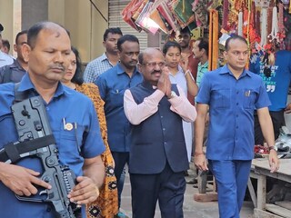 কালীঘাট মন্দিরে পুজো দিলেন রাজ্যপাল