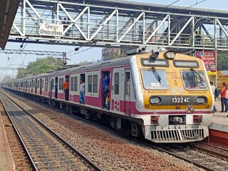 আপনি কোন ট্রেনে চাপেন - EMU নাকি MEMU? জেনে নিন ট্রেনের ফারাক