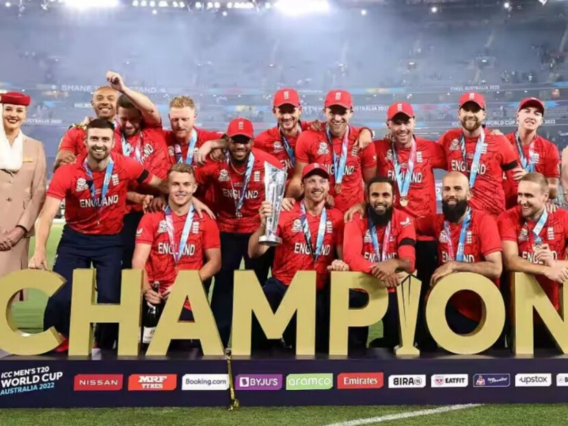 ভারতের টি-২০ বিশ্বকাপের দল কেমন হবে তা নিয়ে জল্পনার মধ্যেই ক্রিকেটের আরও এক শক্তিধর দেশ তাদের টি-২০ বিশ্বকাপের দল ঘোষণা করে দিল। নিউজিল্যান্ডের পর দল ঘোষণা করল ডিফেন্ডিং চ্যাম্পিয়ন ইংল্যান্ড।