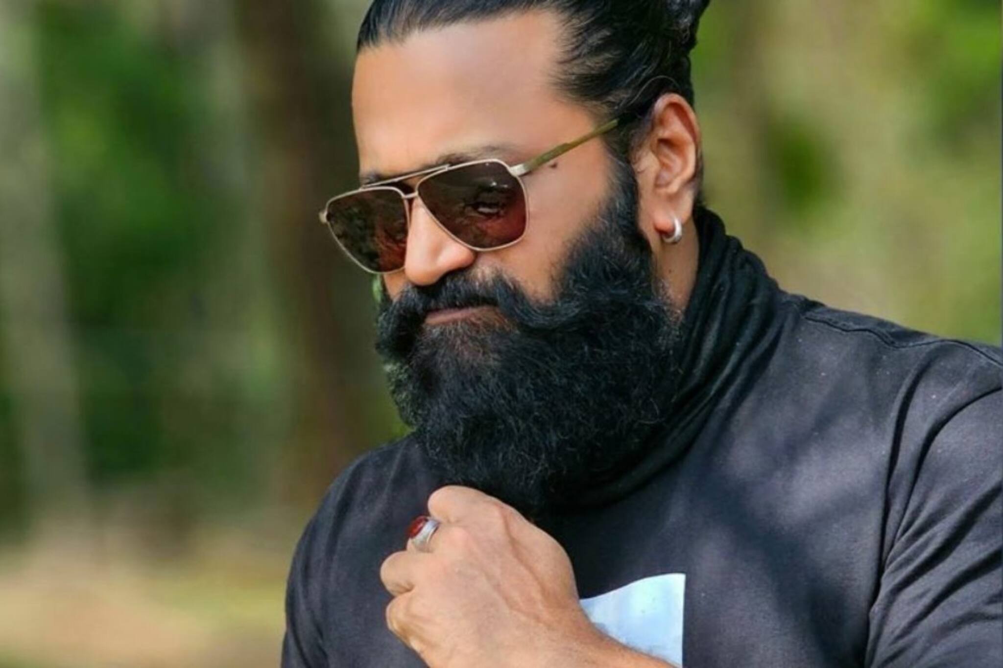 হোটেলের মেঝে পরিষ্কার থেকে রাস্তায় জল বিক্রি! আজ বিখ্যাত সুপারস্টার, কে তিনি?