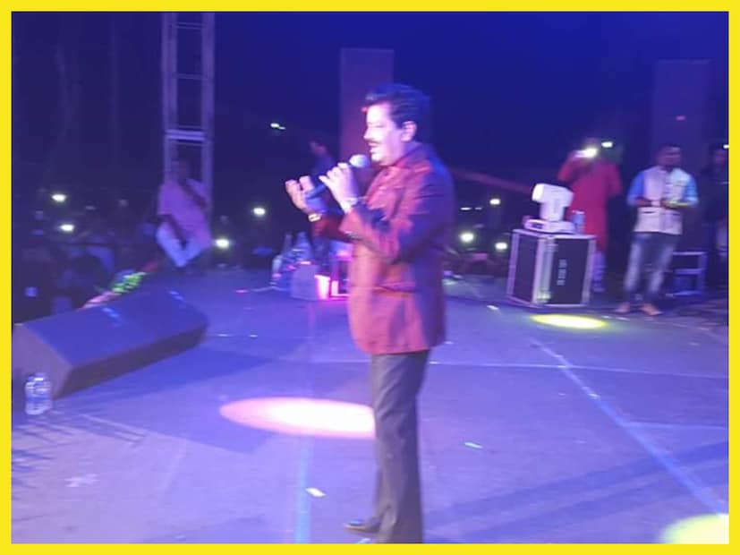 দীপার সঙ্গে বিয়ের পরে উদিত নারায়ণের জীবনে অনেক রকমের সমস্যা লক্ষ্য করা গিয়েছে ৷ রঞ্জনা ঝাঁকে ঠকানো হয়েছে, বিবাহ বিচ্ছেদ না করেই দ্বিতীয় বার বিয়ে করেন ৷ ফাইল ছবি ৷