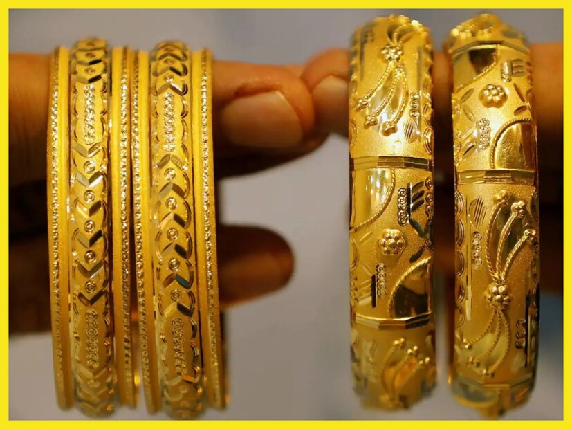 ১০ গ্রামের দাম ৬৯,১১০ টাকা (কমেছে ২৭০ টাকা), ১০০ গ্রামের দাম ৬,৯১,১০০ টাকা (কমেছে ২,৭০০ টাকা) ৷ প্রতীকী ছবি ৷