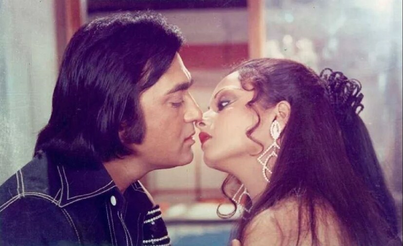 সুনীলের সঙ্গে কয়েকটি ছবিতে কাজ করার পরই রেখার নাম জড়াতে শুরু করে তাঁর সঙ্গে। ইন্ডাস্ট্রিতে তাঁদের দু’জনের সম্পর্ক নিয়ে গুঞ্জন শুরু হয়। যা নার্গিসের কানেও পৌঁছয়। photo source collected