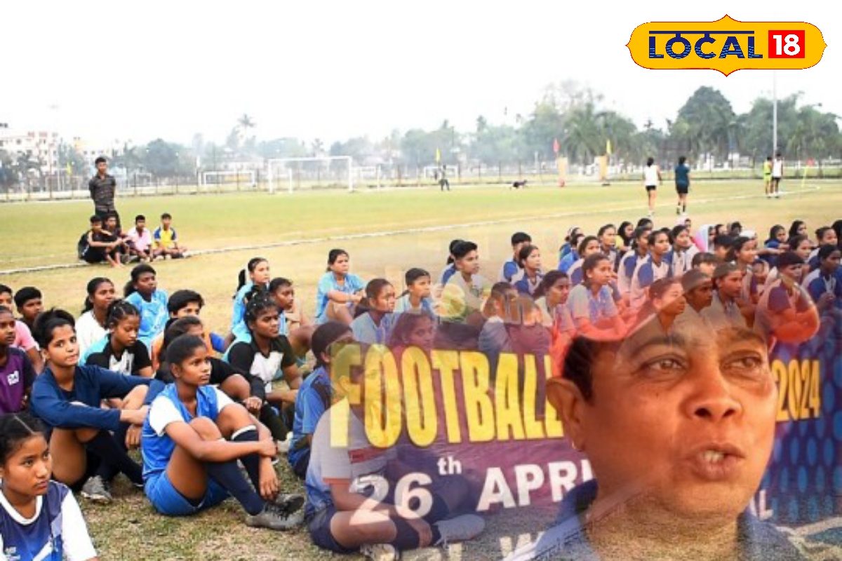 বিশ্বমানের ফুটবল প্রতিভা ডুয়ার্সে! যার খোঁজে ছুটে এলেন খোদ… বিশ্বমানের ফুটবল প্রতিভা ডুয়ার্সে! যার খোঁজে ছুটে এলেন খোদ…