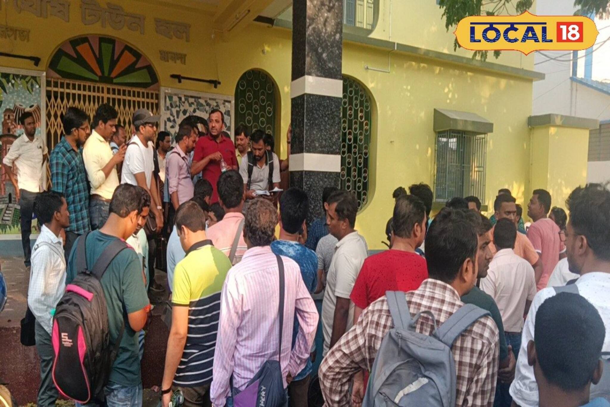 রেলের চাকরি ছেড়ে শিক্ষক, এখন সেই চাকরিও গেল! এবার কী হবে? জেলায় জেলায় হাহাকার