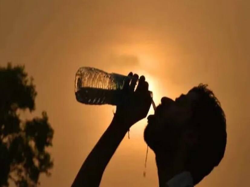 পানাগড়ে ৪৫ ডিগ্রি পার তাপমাত্রা ! পশ্চিম মেদিনীপুর, ঝাড়গ্রাম, পুরুলিয়া, বাঁকুড়া, পশ্চিম বর্ধমান এবং বীরভূম জেলায় চরম তাপপ্রবাহের (সিভিয়ার হিট ওয়েভ) সতর্কবার্তা জারি করা হয়েছে আবহাওয়া দফতরের তরফে। 