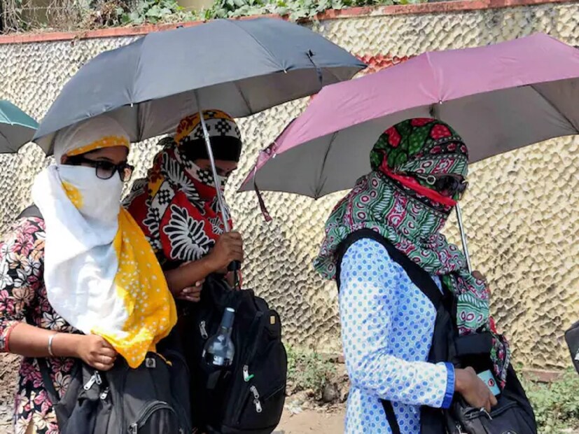 বৃহস্পতিবার চরম তাপপ্রবাহের লাল সতর্কবার্তা থাকবে পূর্ব ও পশ্চিম মেদিনীপুর, পশ্চিম বর্ধমান এবং বাঁকুড়া এই চার জেলাতে। চরম তাপপ্রবাহের কমলা সতর্কবার্তা দক্ষিণ ২৪ পরগনা উত্তর ২৪ পরগনা, পূর্ব বর্ধমান, হুগলি, বীরভূম এবং ঝাড়গ্রাম এই সাত জেলাতে। কলকাতা-সহ দক্ষিণবঙ্গের বাকি সব জেলাতে তাপপ্রবাহের কমলা সতর্কবার্তা জারি করেছে আবহাওয়া দফতর।