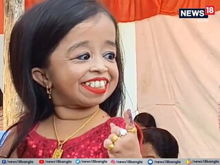 ভোট দিলেন জ্যোতি আমগে৷ ছবি- এএনআই ভোট দিলেন জ্যোতি আমগে৷ ছবি- এএনআই