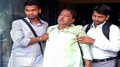 জেলে অসুস্থ হয়ে পড়েন জ্যোতিপ্রিয় মল্লিক জেলে অসুস্থ হয়ে পড়েন জ্যোতিপ্রিয় মল্লিক