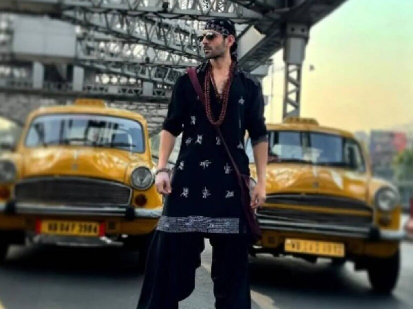 কার্তিকের সঙ্গে খুনসুটি করে তাঁকে বিদ্যা প্রশ্ন করেন যে, “মেয়েটার নাম কী?” বিদ্যা আরও জানান যে, “শ্যুটিং চলাকালীন টেকের মাঝে মাঝে কার্তিককে ফোনে ব্যস্ত থাকতে দেখা যেত। আর আমি গিয়ে ওর পাশেই দাঁড়িয়ে পড়তাম। ভাবতাম, যদি কোনও ইঙ্গিত পাওয়া যায়। কিন্তু শুধু শুনতাম, ও বলছে, ‘মি টু, মি টু’। তাই আমার কোনও ধারণাই নেই।” বিদ্যা আরও বলেন যে, “ওই মি টু নয় কিন্তু।” ইতিমধ্যেই কার্তিক চিৎকার করে উঠে বলেন, “মেয়েটির নাম হল মিটু।”