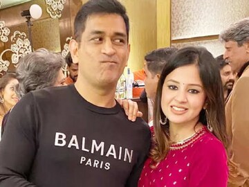 এমএস ধোনি-সাক্ষী রাওয়াতের প্রেমকাহিনি কিন্তু চরম প্রেমের, শুনলে গায়ে কাঁটা দেবে!