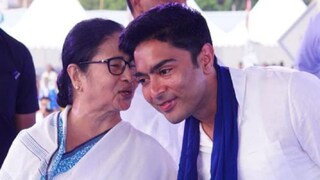 কালীঘাটে মমতা-অভিষেক বৈঠক৷