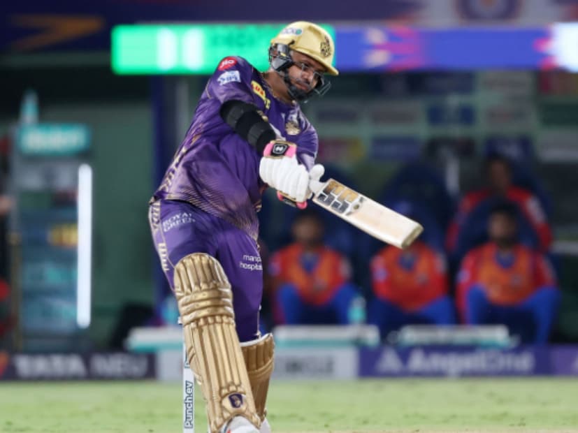 এর আগে গৌতম গম্ভীর অধিনায়ক থাককালীন নারিনকে দিয়ে ওপেন করিয়ে সফল হয়েছিলেন। এবার মেন্টর হিসেবেও সেই স্ট্র্যাটেজিই নিয়েছেন গম্ভীর। দলের তাঁর উপর ভরসা দেখে নিজের ব্যাটিংয়ে দুর্বল জায়গাগুলি মেরামতি করে আরও ভয়ঙ্কর হওয়ার চেষ্টা করছেন নারিন।