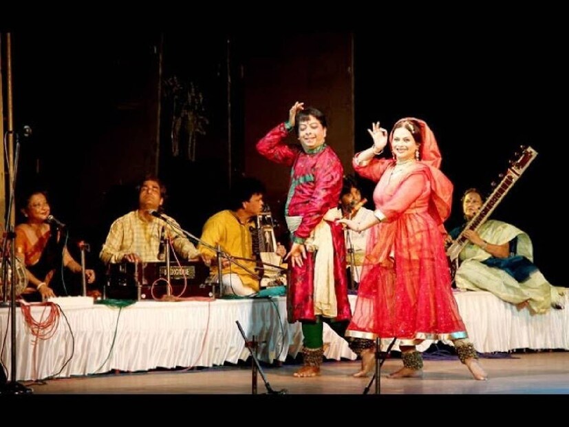 নীলিমার বাবা আনোয়ার আজিম, যিনি ছিলেন বিহারের একজন মার্ক্সবাদী সাংবাদিক এবং উর্দু লেখক। তাঁর মা খাদিজা, যিনি বিখ্যাত চলচ্চিত্র নির্মাতা ও সাংবাদিক খাজা আহমদ আব্বাসের আত্মীয়। আজিম ছোটবেলা থেকেই কত্থক প্রশিক্ষণ নেন এবং ভারতীয় শাস্ত্রীয় নৃত্যশিল্পী পণ্ডিত বিরজু মহারাজ এবং মুন্না শুক্লার শিষ্যা তিনি।