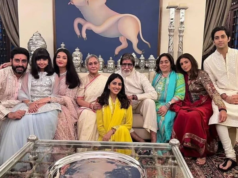 নভ্যা আরও যোগ করেন, “হয়তো আমি কোনও বিজ্ঞানীকে ডাকব। আর তাঁদের কাছে বিজ্ঞান ঠিক কী, আর নতুন কী আবিষ্কার হল, সেই প্রসঙ্গে জানতে চাইব। তাই আমি বিভিন্ন ক্ষেত্রের মানুষকে ডেকে তাঁদের দৃষ্টিভঙ্গি জানতে চাই। আর এটা আমার, মায়ের এবং দিদার জন্য অত্যন্ত উপকারী হবে।”