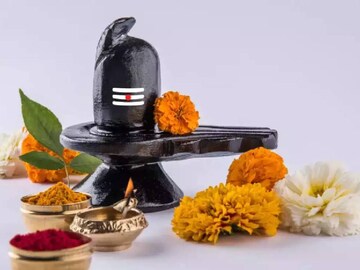 রাত পোহালেই নীলষষ্ঠী! সন্তানের মঙ্গলে কাল কখন জ্বালবেন নীলের বাতি? জানুন শুভ সময়