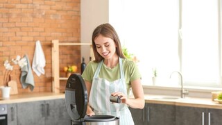 সাধারণত বেশিরভাগ ক্ষেত্রেই বাড়ির মহিলাদের রান্নাঘরে থাকতে হয় দিনের একটা বড় অংশ