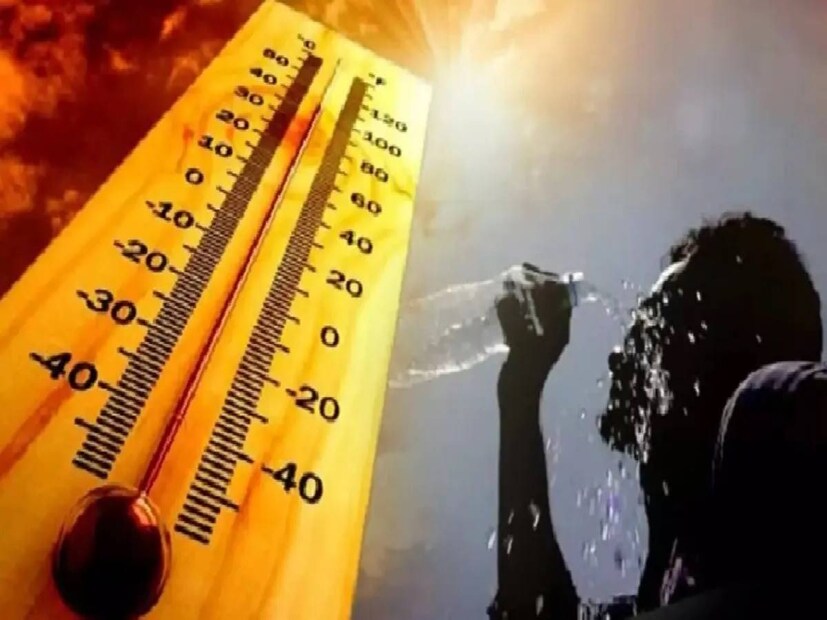 তাপপ্রবাহের সময়ে রক্তে শর্করার মাত্রা নিয়ন্ত্রণে রাখতে ডায়াবেটিস রোগীদের কিছু বিষয় নজরে রাখুন৷ 1. হাইড্রেশনের মাত্রা নিরীক্ষণ করুন: প্রস্রাবের রঙ পরীক্ষা করে আপনার হাইড্রেশন অবস্থার উপরে নজর রাখুন (ফ্যাকাশে হলুদ পর্যাপ্ত হাইড্রেশন নির্দেশ করে, গাঢ় হলুদ ডিহাইড্রেশনের) এবং তৃষ্ণার মাত্রা পর্যবেক্ষণ করুন। তাপপ্রবাহের সময় স্বাভাবিকের চেয়ে বেশি তরল পান করুন।