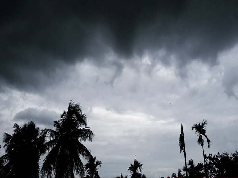 আজ, রবিবার বৃষ্টি হবে দার্জিলিং, কালিম্পং জেলার পার্বত্য এলাকায়। সংলগ্ন জলপাইগুড়ি ও আলিপুরদুয়ার জেলায় হালকা ঝড়বৃষ্টি। মঙ্গলবার থেকে বৃষ্টির পরিমাণ বাড়বে। কোচবিহারেও বৃষ্টির সম্ভাবনা। 