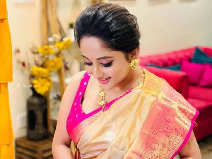 গুঞ্জন, পর্দার সেই রসায়ন বাস্তবেও গড়িয়েছিল। নায়িকার মনের অনেকটাই জুড়ে নাকি ছিলেন নায়ক। তবে শেষমেশ সেই ভাললাগা পরিণতি পায়নি বলে জানা যায়। তার পরেই নাকি আদৃত এবং কৌশাম্বির সঙ্গে তাঁর সম্পর্ক তিক্ত হয়। সেই বিষয়ে যদিও তাঁরা কখনও কোনও মন্তব্য করেননি। 